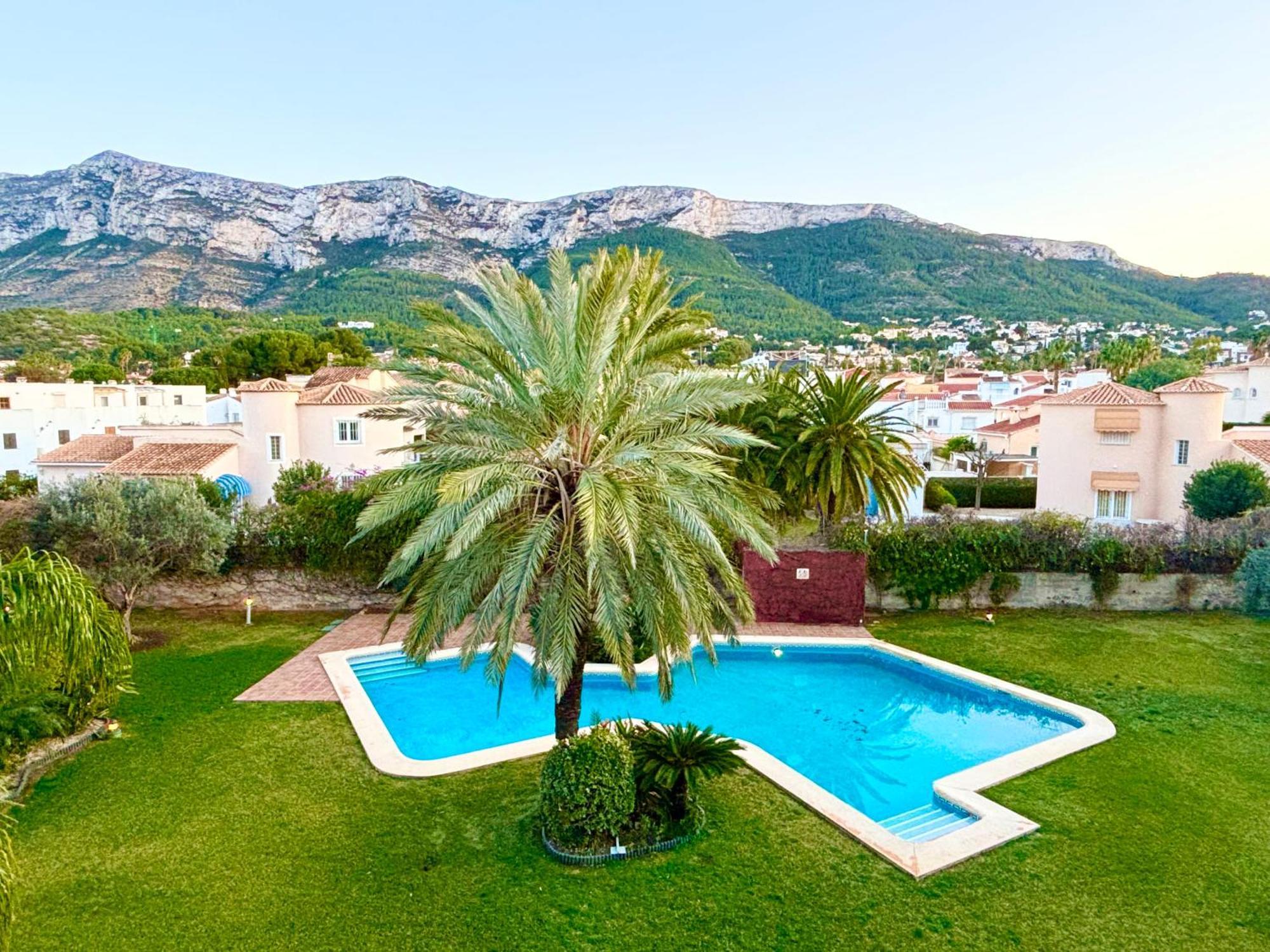 Hoteltype Penthouse 2 Beds, Parking, Wifi & Pool Stunning Views Dénia Eksteriør billede
