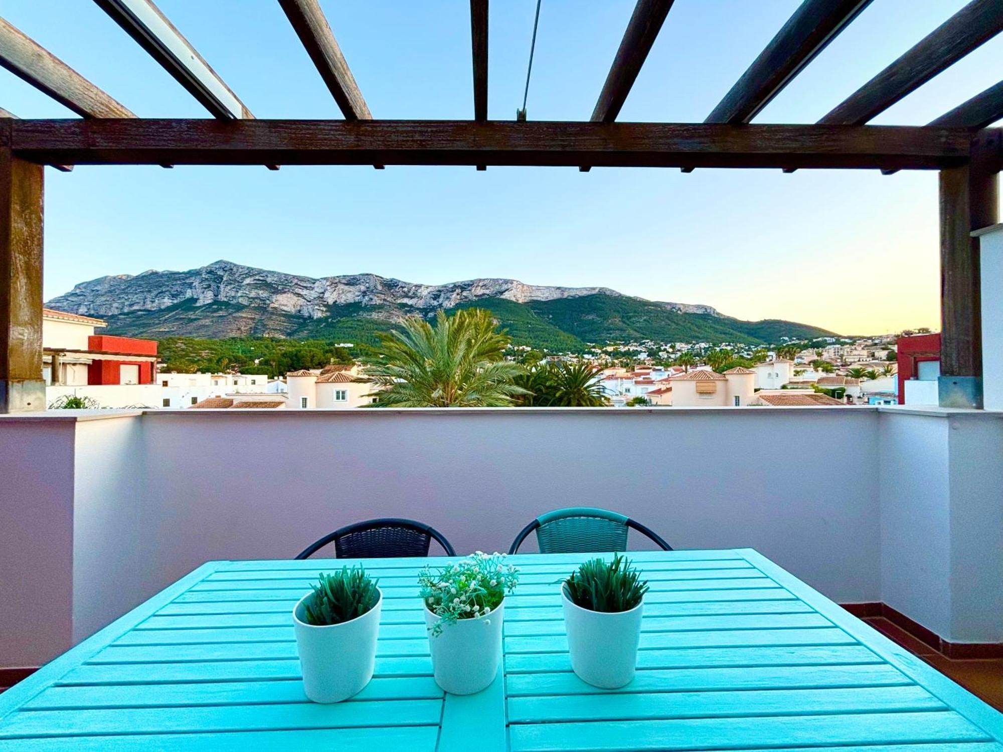 Hoteltype Penthouse 2 Beds, Parking, Wifi & Pool Stunning Views Dénia Eksteriør billede