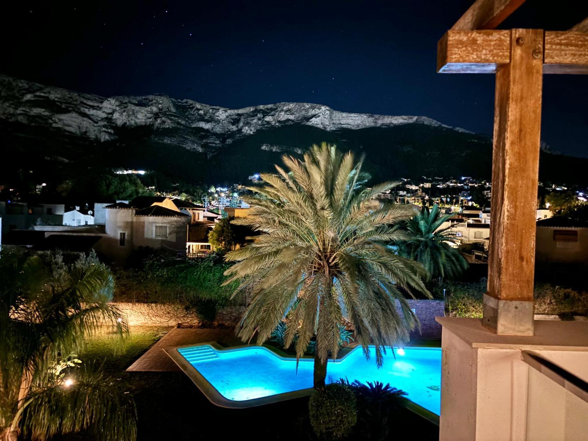 Hoteltype Penthouse 2 Beds, Parking, Wifi & Pool Stunning Views Dénia Eksteriør billede